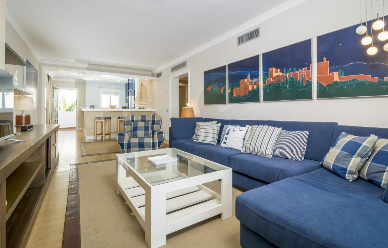 Hb - Comfortable Beachfront Holiday Apartment Εστεπόνα Εξωτερικό φωτογραφία