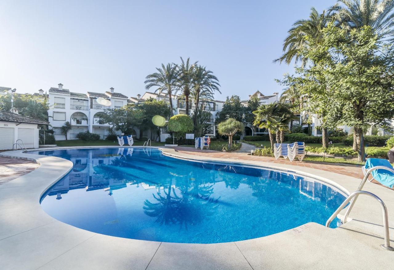 Hb - Comfortable Beachfront Holiday Apartment Εστεπόνα Εξωτερικό φωτογραφία