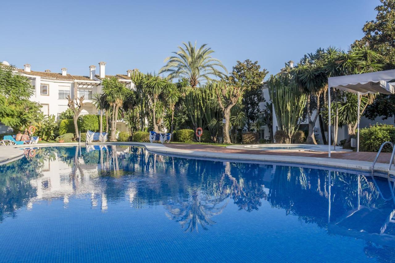 Hb - Comfortable Beachfront Holiday Apartment Εστεπόνα Εξωτερικό φωτογραφία