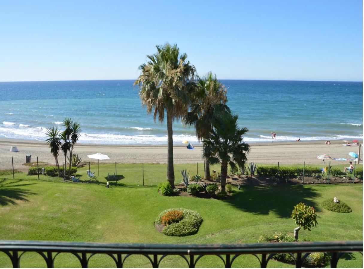 Hb - Comfortable Beachfront Holiday Apartment Εστεπόνα Εξωτερικό φωτογραφία